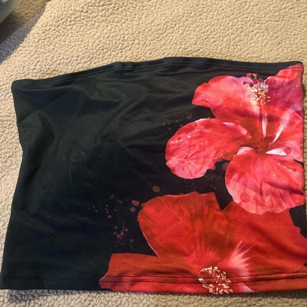 SHEIN Black and Red Floral Tube Top